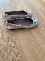 Ballerina von Ashley Gold/beige Kr. München - Hohenschäftlarn Vorschau