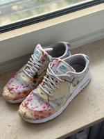 Nike Schuhe, mit Swarovski Steine, Gr.38 Hessen - Flörsheim am Main Vorschau