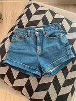 Levi’s Mom Shorts Größe 28 Buchholz-Kleefeld - Hannover Groß Buchholz Vorschau