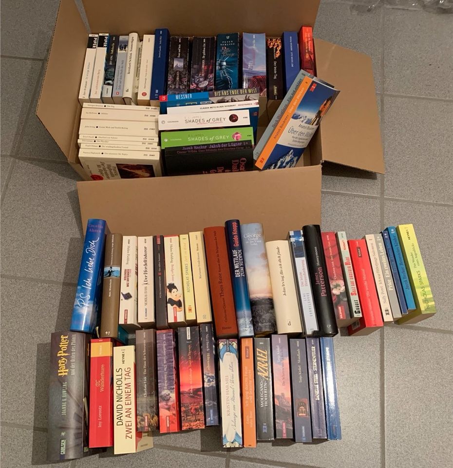 Büchersammlung 66 Taschenbücher u Hardcover Romane in Kronau