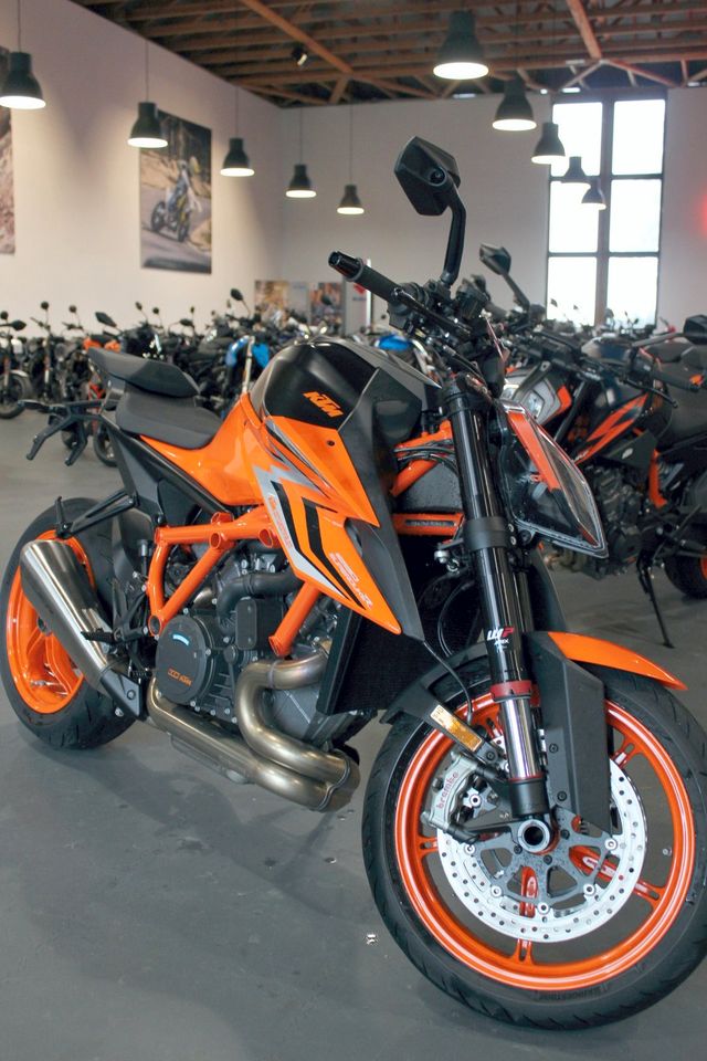 KTM 1290 Super Duke R Black Edt. TECH PACK,0,0% in Willebadessen