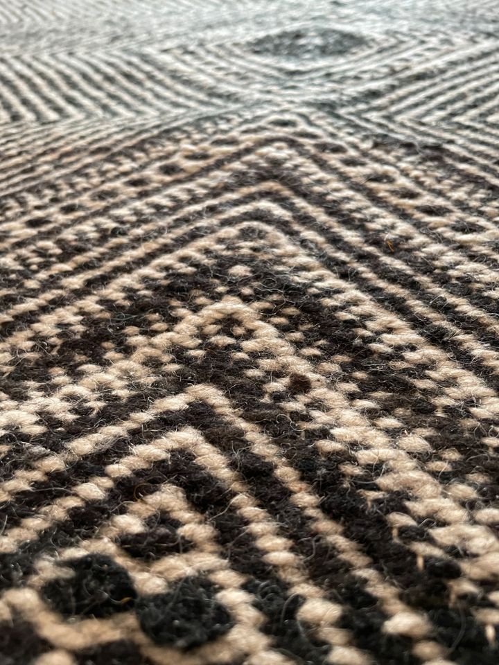 Teppich handgemacht Marokko schwarz/weiß in Hamburg