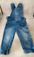 Hose Latzhose Jeans Gr. 86 Sachsen-Anhalt - Halle Vorschau