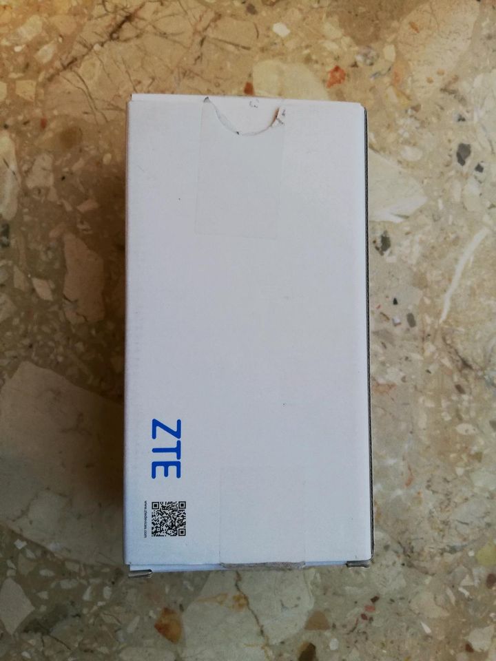 Handy ZTE Blade A31 neuwertig in Bockhorn