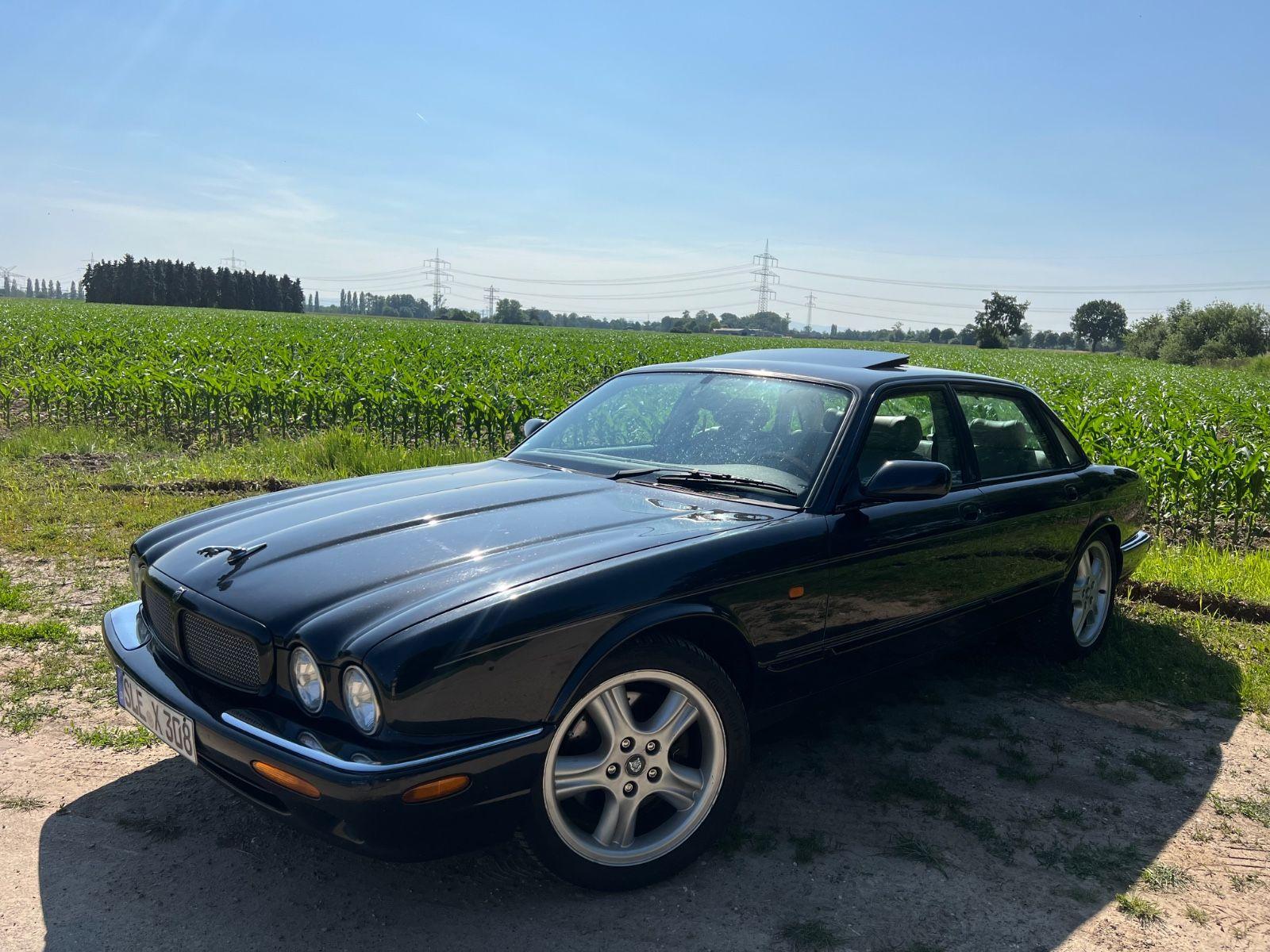 Abbildung des Autos Jaguar XJR 4.0 V8 Kompre…