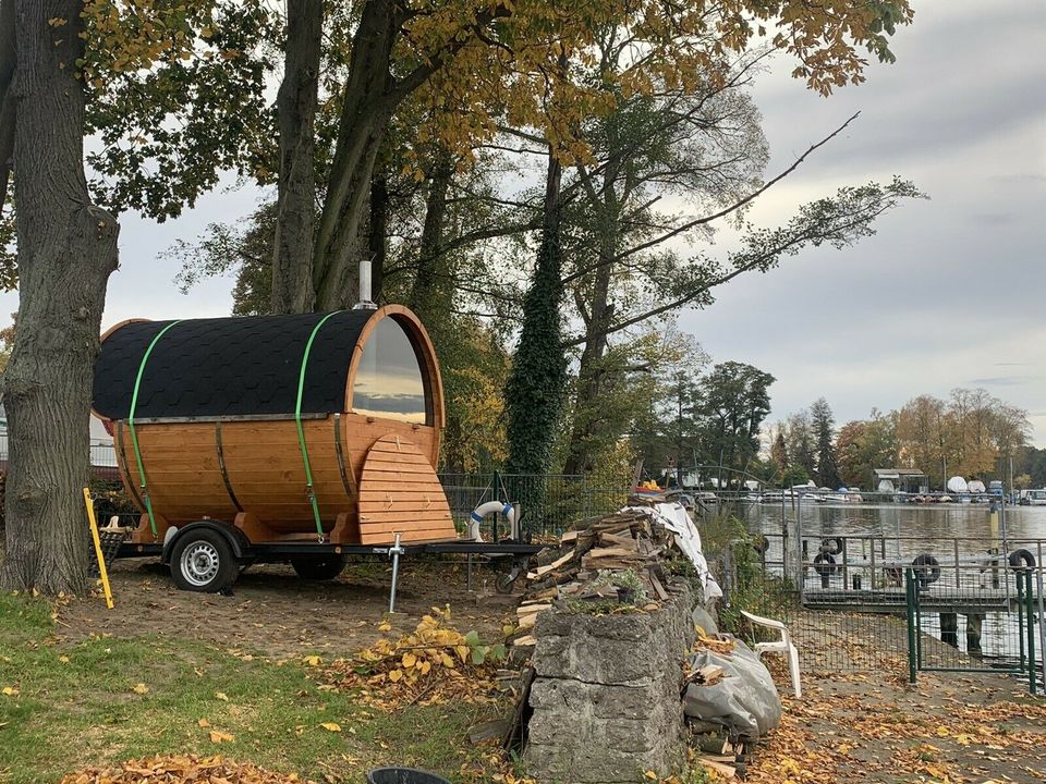 Panoramasauna mit Holzofen, Vordach, LED, 230v Sauna Fasssauna in Wandlitz