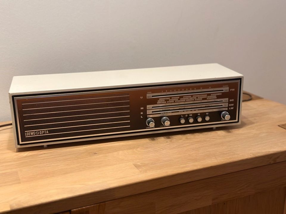 LOEWE R120 Radio Nostalgie DDR Kein Versand! Funktioniert super! in Grevesmuehlen