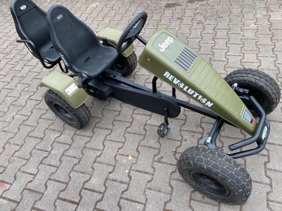 Berg Kettcar Jeep Safari Revolution Gokart Gocart oliv