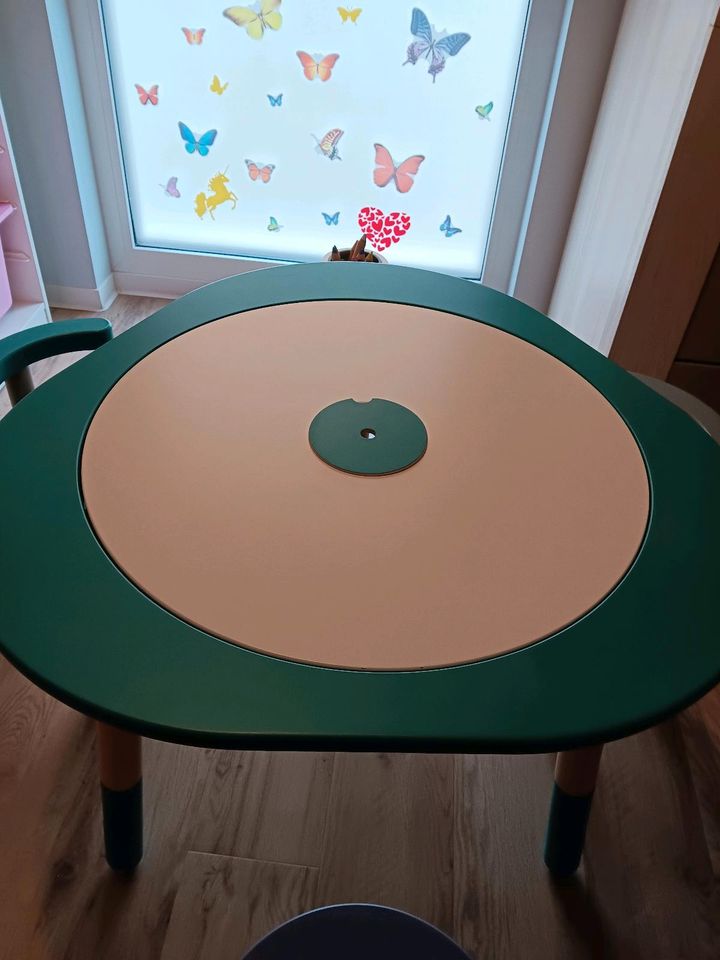 Mutable Tisch inkl. 3 Stühle und umfangreichem Zubehör in Mühlenbeck