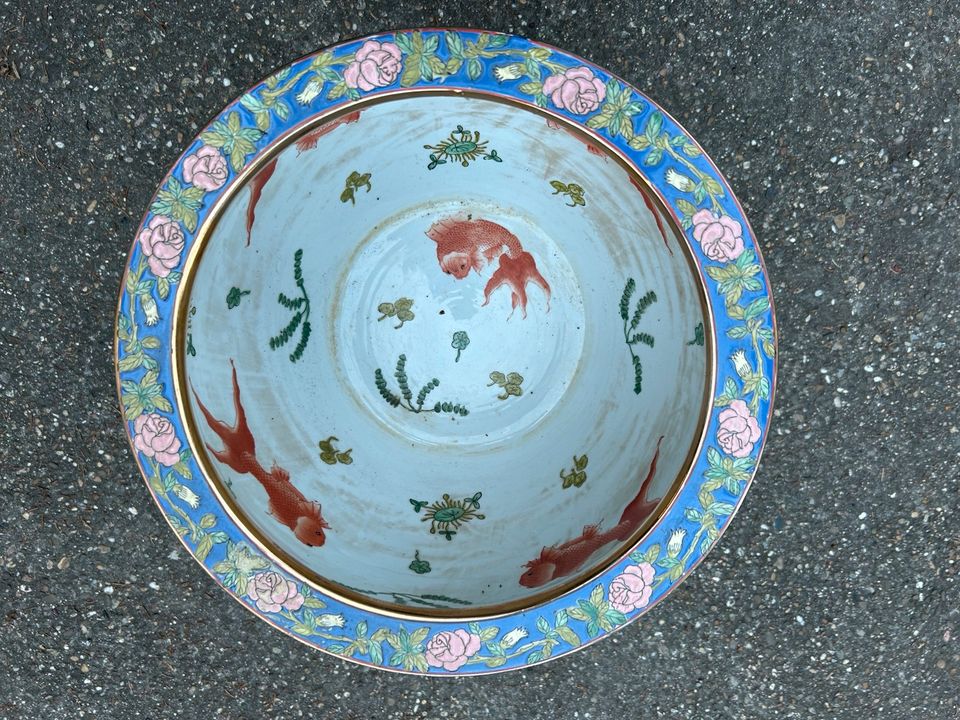 Chinesische Vase mit Ständer in Ludwigsburg