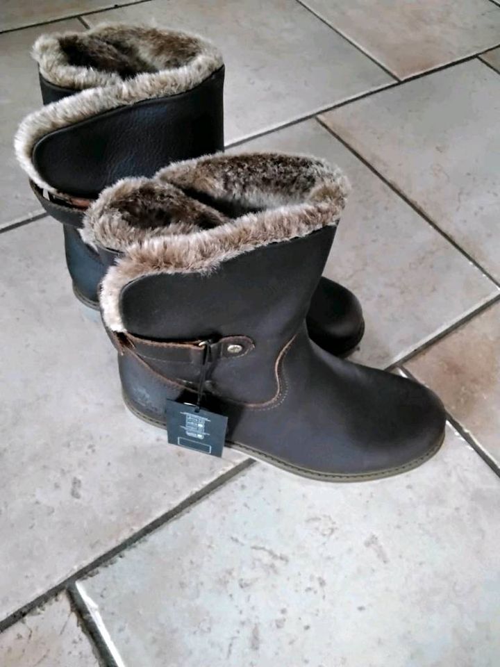 Neue Panama Jack Winterboots mit praktischem Klettverschluss in Ludwigsfelde