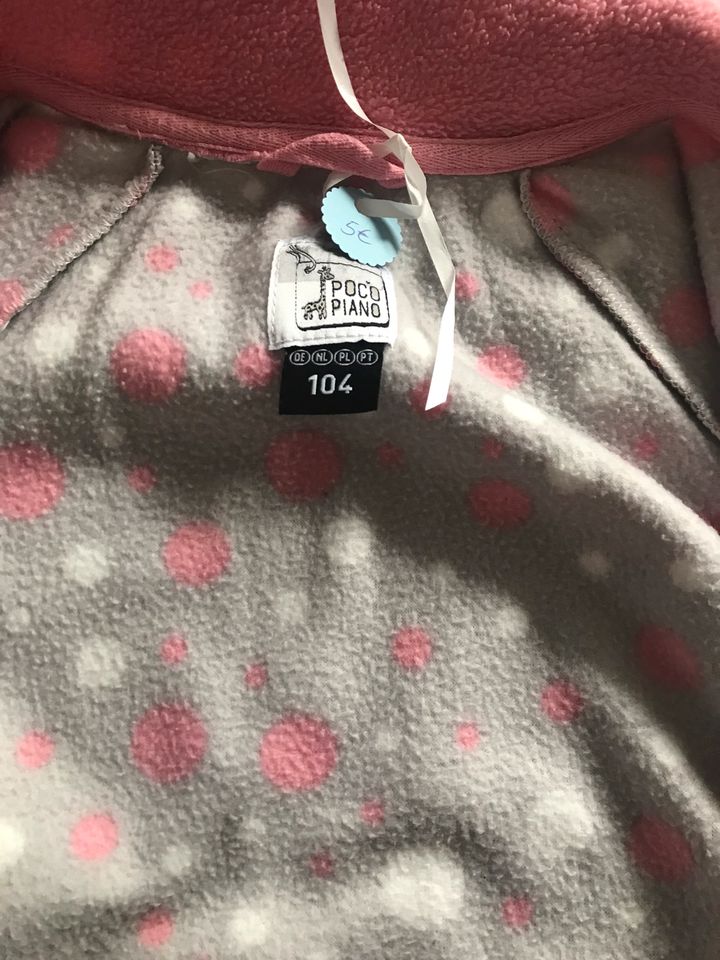 Poco Piano Fleecejacke Gr. 104 grau*rosa Punkte in Hildesheim