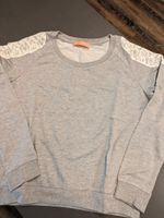 Damen Pullover Pulli Sweatshirt gr. S36 38 Grau weiß mit Spitze Nordrhein-Westfalen - Kalkar Vorschau
