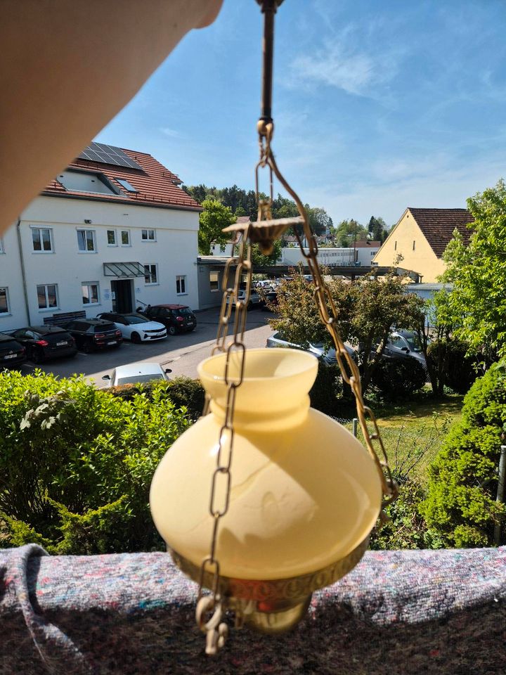 Antike Lampe in Neusäß