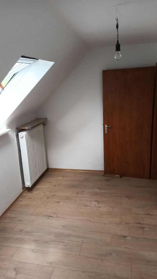 75qm Wohnung 2,5 Zimmer, Küche, Bad, Balkon, Garage in Oberlauda in Lauda-Königshofen