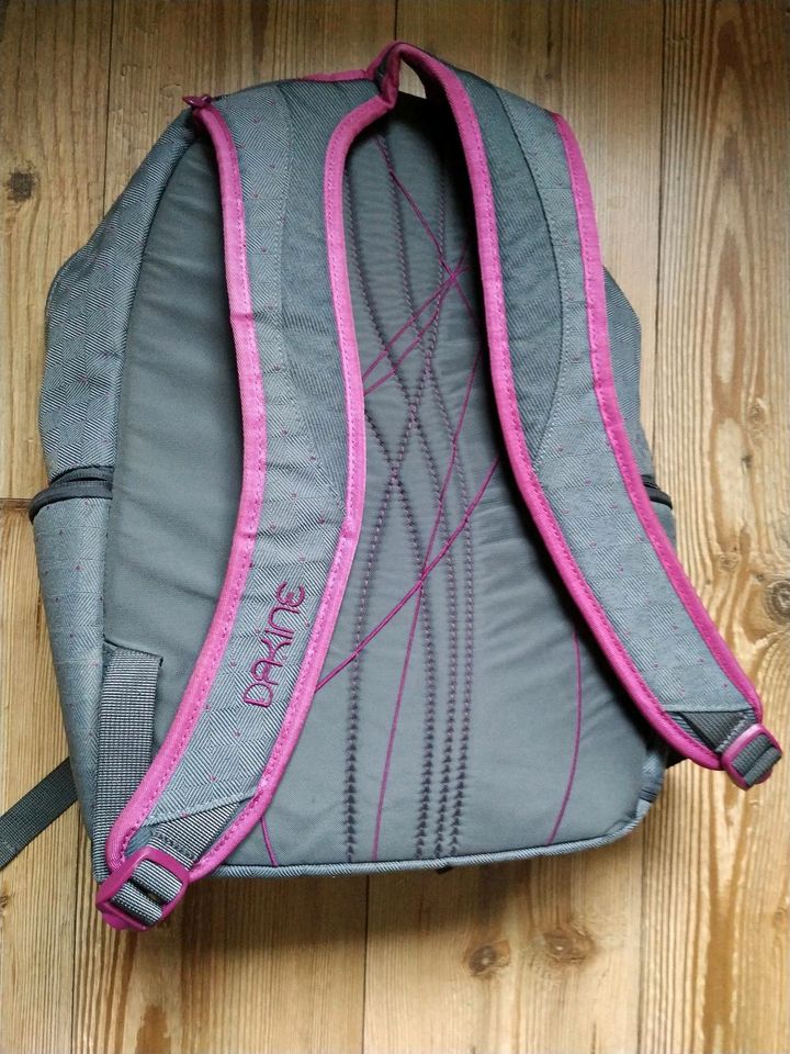 Dakine Rucksack wie neu in Essen