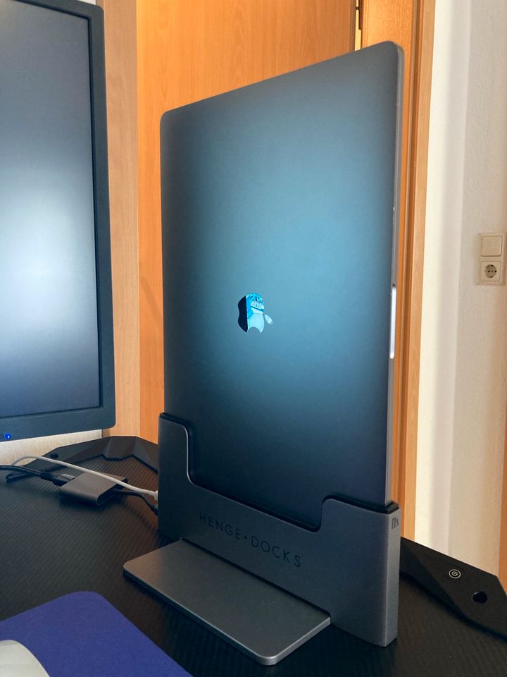 Macbook Pro 15, 2018, i7, 16GB, Radeon Pro 555X 4GB in Westoverledingen