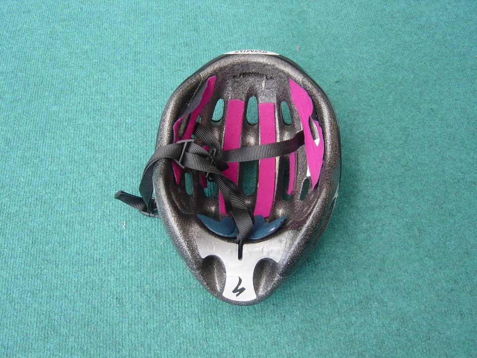 Radsport-Set Rennrad Bekleidungs Set + Helm, Schuhe & Satteltsche in Siesbach
