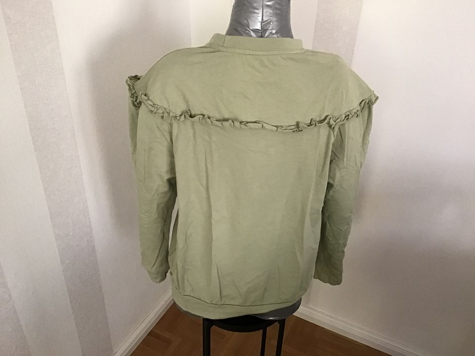 Frühlingshafter Pulli Sweatshirt grün mit Rüschen von Zero Gr. 38 in Diepholz