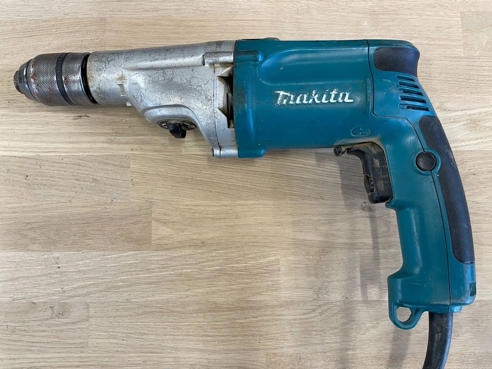 Makita HP2051 Bohrmaschine in Aindling