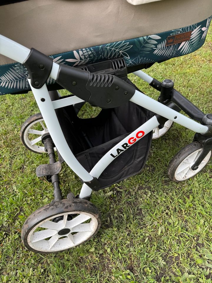 Kinderwagen 3 in 1 mit viel Zubehör in Hagenow