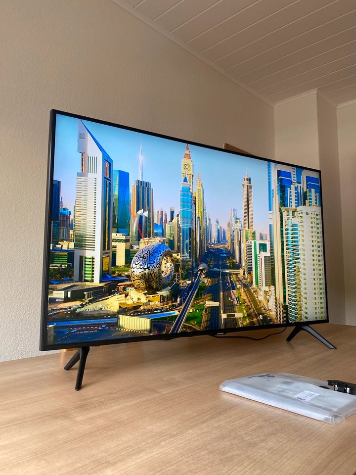NEU Samsung Smart tv Crystal 2023 4K in Gummersbach
