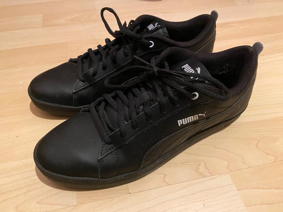 NEUWERTIG Puma Damen Gr.42 Sneaker Schuhe Smash WMs v2 1 Schwarz in Bayern Erlangen kleinanzeigen