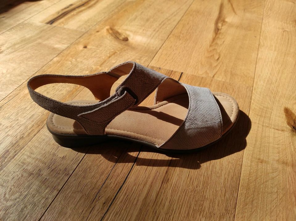 Sommersandalen Sommerschuhe, Gabor, 40,5 (7) G, beige, wie neu in Oetzen