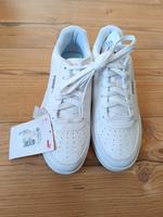 Puma Caven 2.0 JR, Gr. 39, weiß, NEU und ungetragen Leipzig - Marienbrunn Vorschau
