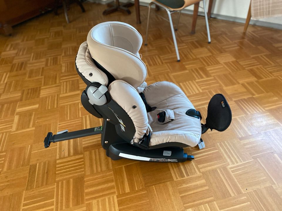 Kindersitz Front&Reboarder BeSafe iZi Combi X4 Isofix in Konstanz