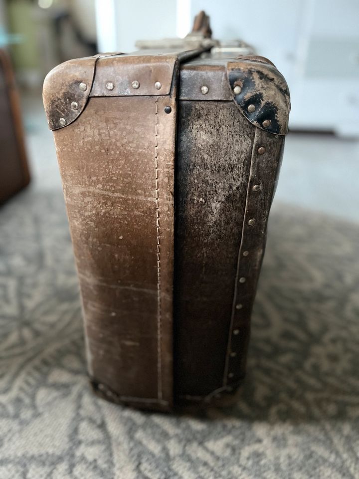 Koffer antik in Westermoor