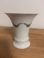 Fürstenberg Vase Porzellan Blumenvase Schlossgarten weiß grün Nordrhein-Westfalen - Netphen Vorschau