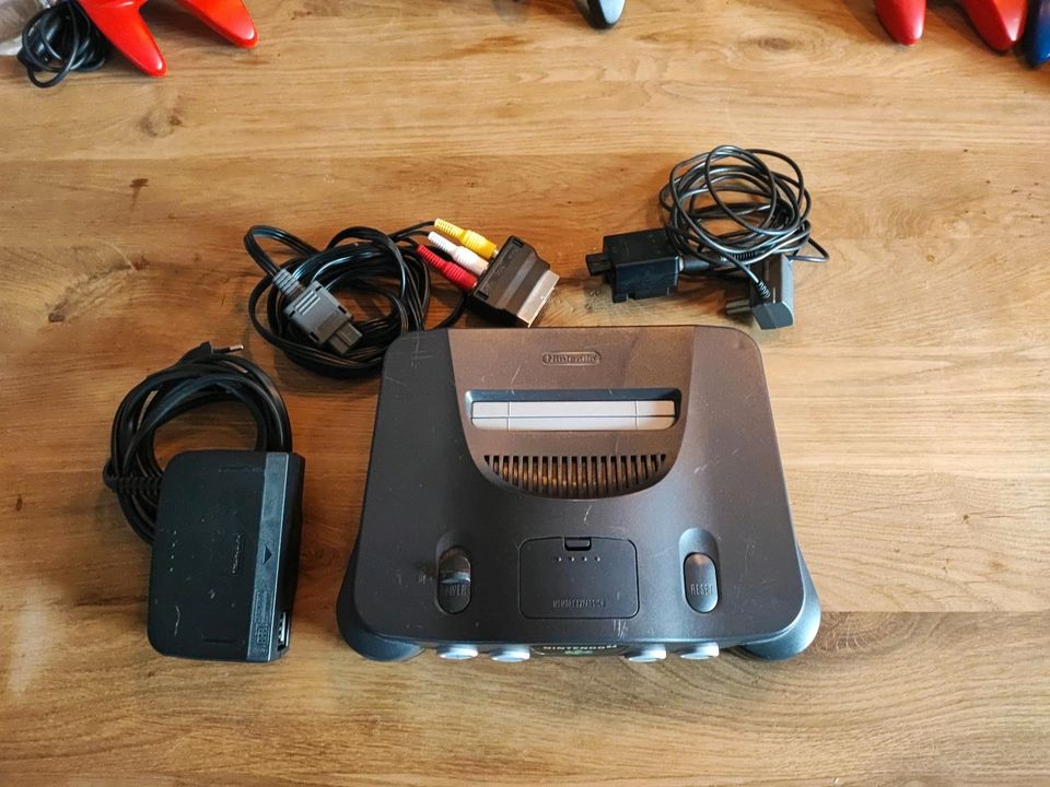 N64 Konsole +Zubehör in Bad Tölz