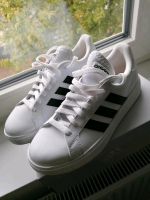 Adidas Sneaker NEU! Hessen - Aßlar Vorschau