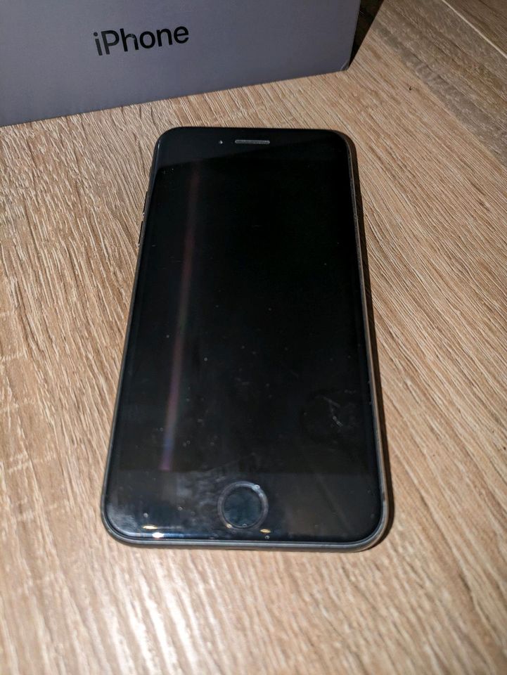 iPhone 8 Handy schwarz/grau 265 GB in Westoverledingen