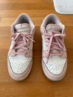 Nike Dunk Low Rosa/Weiß Gr. 40,5 Baden-Württemberg - Schwieberdingen Vorschau