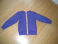 schöne Sweatjacke Jacke Sweat-Jacke 134 140  lila mit Kapuze Bayern - Hainsfarth Vorschau