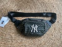 New era  New York Yankees mbl Tasche bag neu unisex  bauchtasche Nordrhein-Westfalen - Plettenberg Vorschau