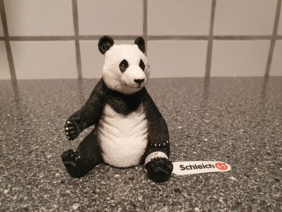 Schleich Panda Bär Neu & Unbespielt mit Etikett Fähnchen in Düsseldorf