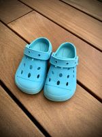 Kinder Hausschuhe Badeschuhe Gr. 26 blau Badeschlappen Crocs Nordrhein-Westfalen - Solingen Vorschau