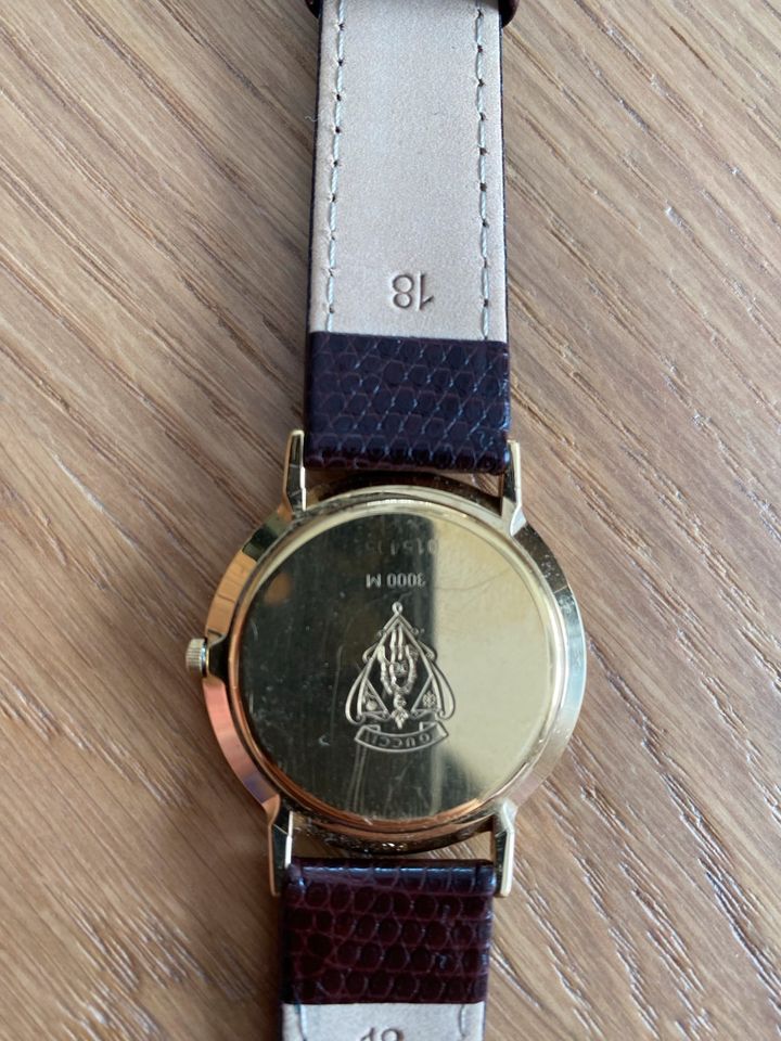 Vintage Gucci Armbanduhr für Bastler in Stade