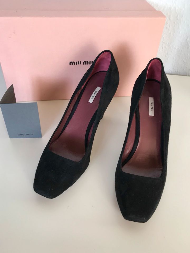 MIU MIU PUMPS HIGH HEELS SCHUHE LEDER SCHWARZ 38 Top in Göppingen