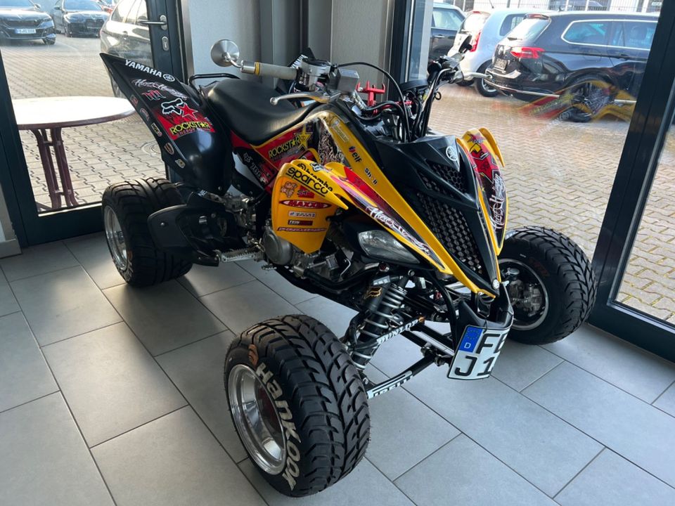 Yamaha YFM 700R RAPTOR *TIEF+BREIT*LOF*WENIG KM* in Büdingen