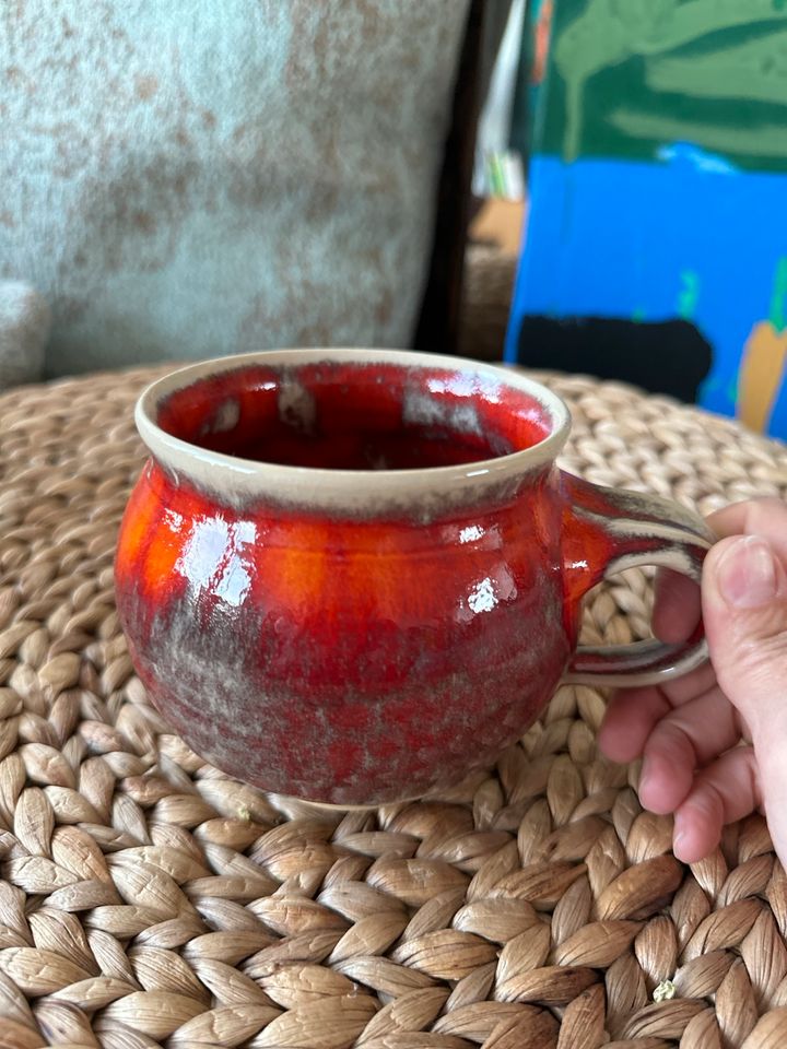 Handgemachte wunderschöne Keramik Tasse rot orange in Köln