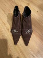 Wildleder Stiefeletten Schuhe von Prada Gr. 40 Rheinland-Pfalz - Bad Hönningen Vorschau