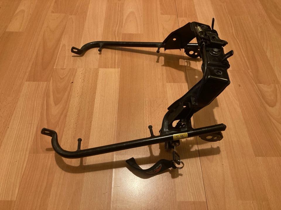 Honda VFR750F RC24/1 Heckteil Sitzbankveriegelung Schlüssel in Püttlingen