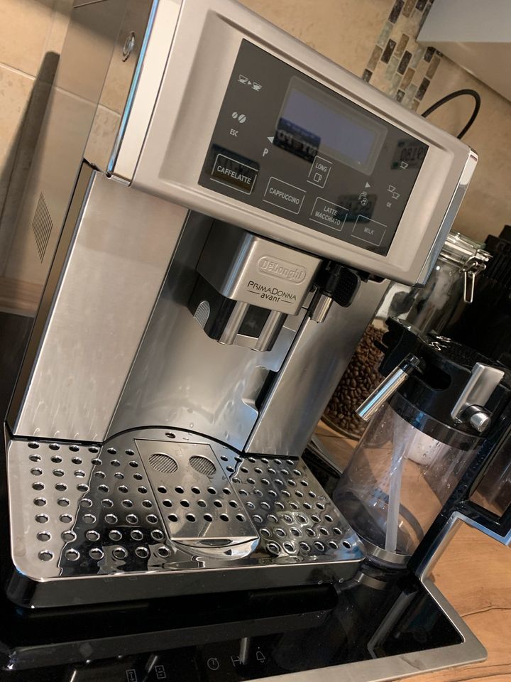 Delonghi Esam 6700 Prima Donna Avant Kaffevollautomat Maschine in Recklinghausen