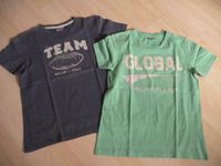 2 T-Shirts "TEAM" und "GLOBAL" von alive in Größe 152 Rheinland-Pfalz - Münstermaifeld Vorschau
