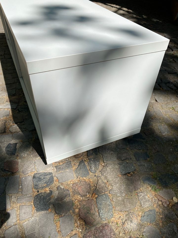 BESTÅ Korpus, weiß, 120x40x38 cm in Berlin