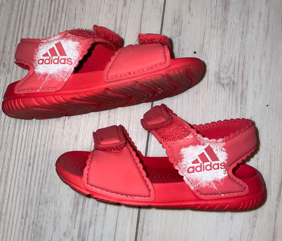 Badesandalen/Badeschuh von Adidas in Steinhagen